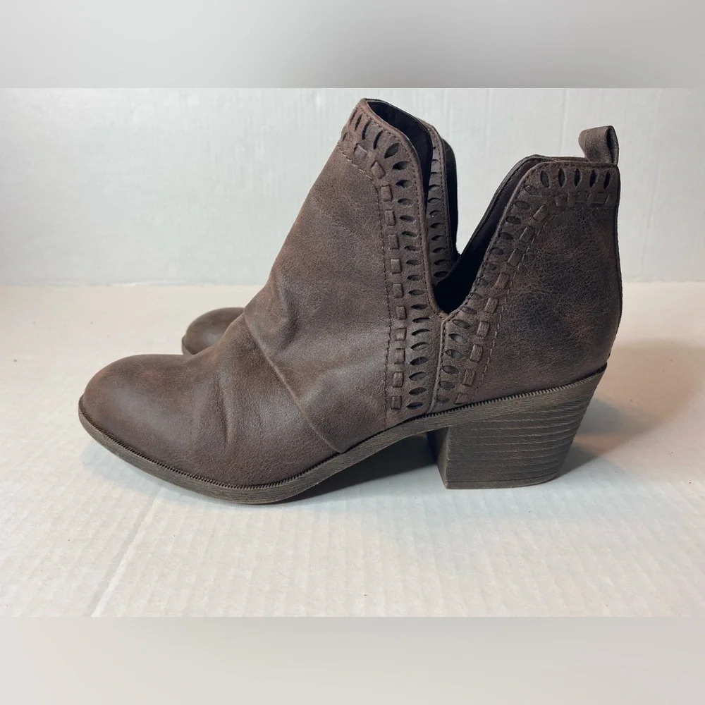 Rock & Candy Women's Size 7 Wide Brown Western Lipton Chelsea Ankle Boot